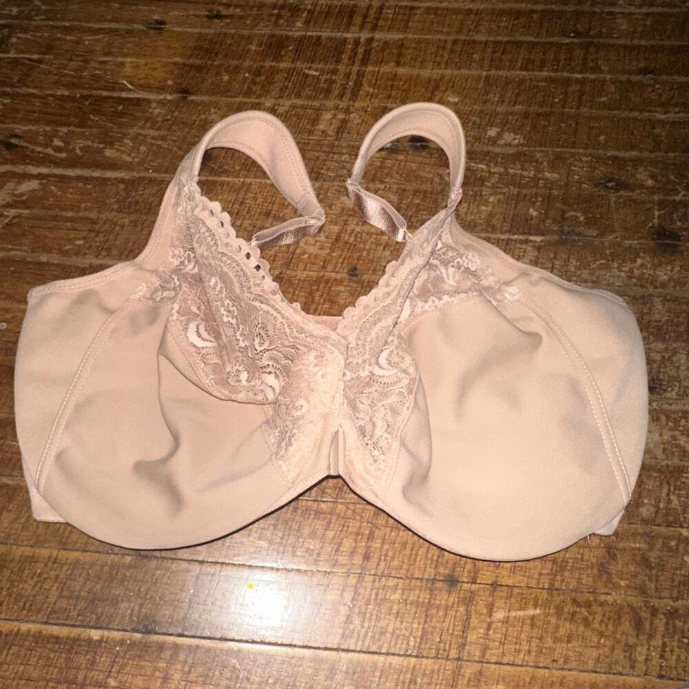Glamorise nude Front Closure full figure 38C Lacy Bra